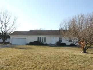 21410 W Valley Dr, New Berlin, WI 53146