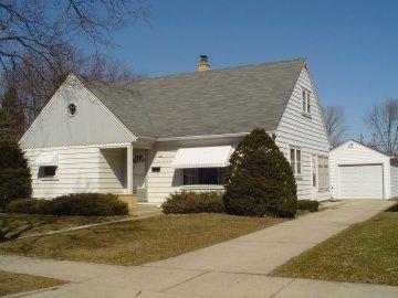 206 Hoover Ave., Waukesha, WI 53186