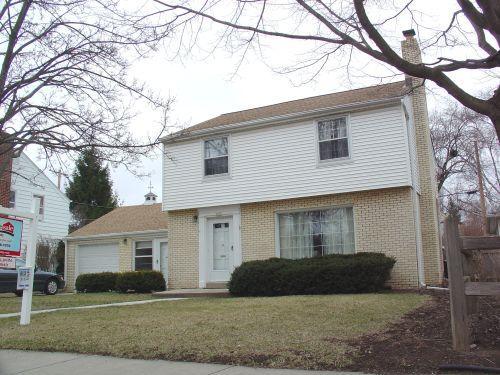 2561 N 94th St., Wauwatosa, WI 53226