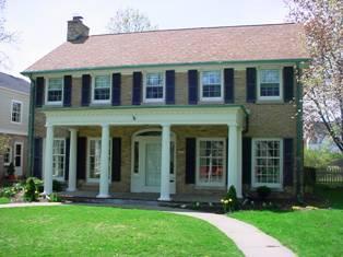 5241 N Hollywood Ave, Whitefish Bay, WI 53217