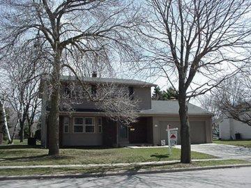 1215 Wedgewood Dr., Waukesha, WI 53186