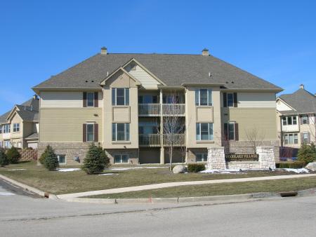 8673 S Deerwood Ln., Franklin, WI 53132