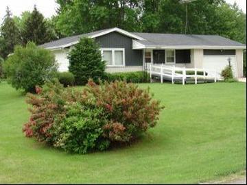 N57W39435 Sunnyfield Dr., Oconomowoc, WI 53066