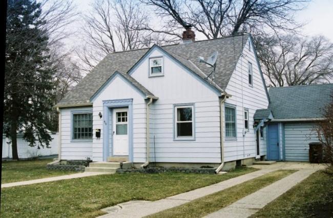 410 Lincoln Ave., Mukwonago, WI 53149