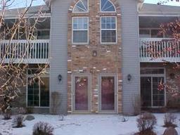 180 W Oak Leaf Dr. #7, Oak Creek, WI 53154