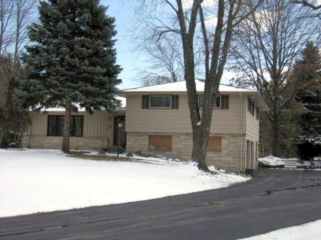 2500 St Charles Ct., Brookfield, WI 53005