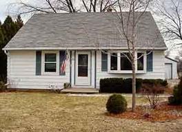 2210 N 115th St, Wauwatosa, WI 53226