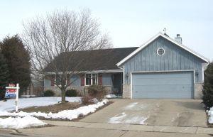 1613 Fox River Pwky, Waukesha, WI 53189