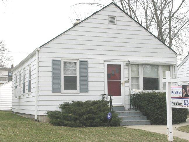 3822 S 15th St., Milwaukee, WI 53221