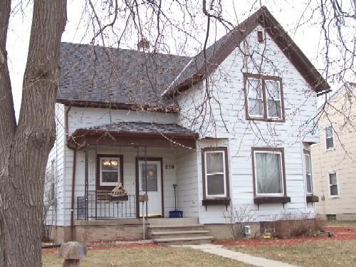 218 Linwood Ter., West Bend, WI 53095