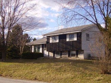 2540 Iris Ct., Caledonia, WI 53402