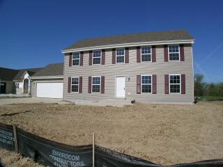 8821 S Carrollville Cir., Oak Creek, WI 53154