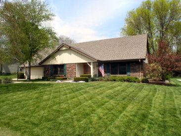 8936 Greenacre Ct., Greendale, WI 53129