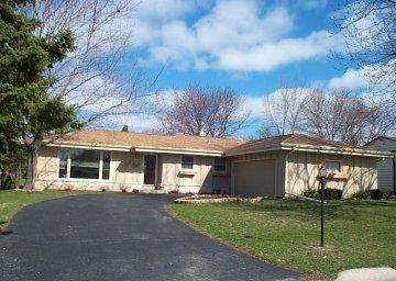 5380 Laura Ln., Greendale, WI 53129