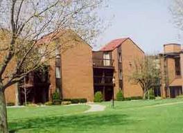 6100 W Stonehedge Dr. #351C, Greenfield, WI 53220