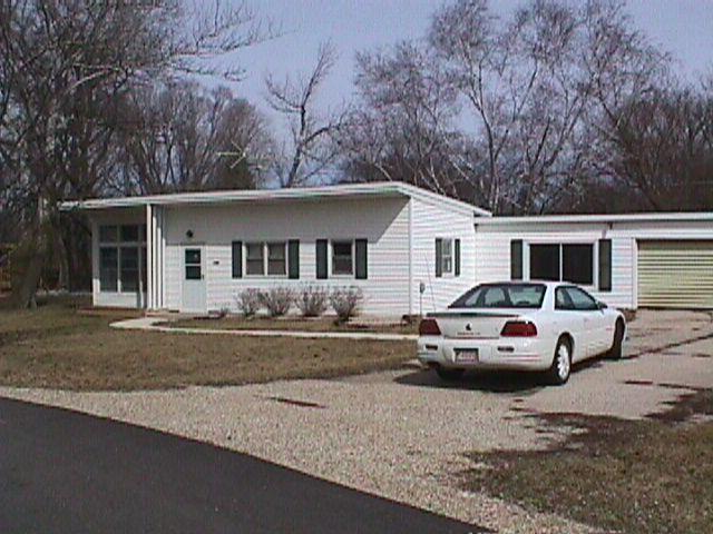 1606 Sunset Ln., Delavan, WI 53115