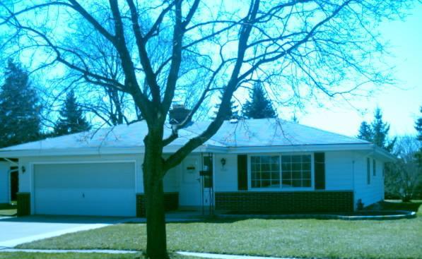 5560 Leroy Ln., Greendale, WI 53129
