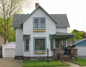 539 Summit Ave., Oconomowoc, WI 53066