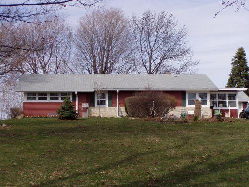 S23W23070 Broadway, Waukesha, WI 53186