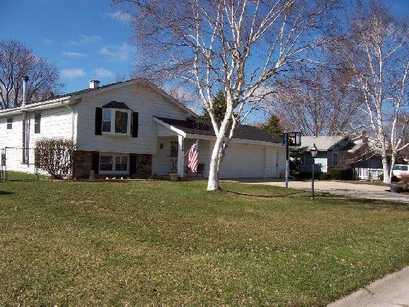 779 Buckingham Way, Hartland, WI 53029