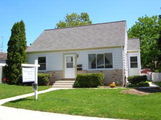 412 S 66th St, Milwaukee, WI 53214