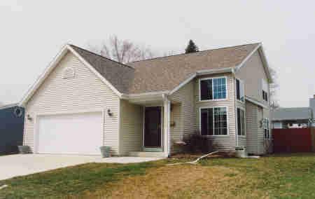 1668 Monroe Ave., Racine, WI 53405