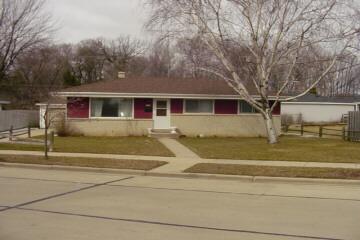 3422 Spruce St, Racine, WI 53403