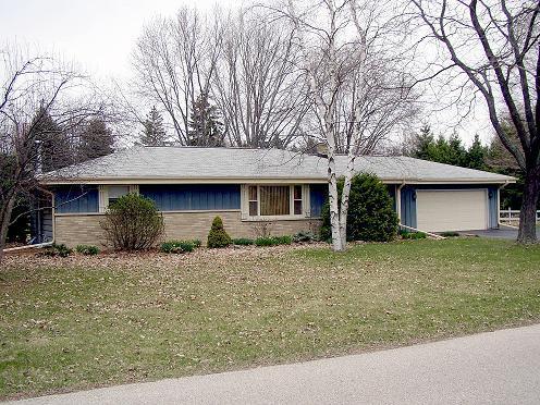 N73W36160 Ashippun Shores Dr., Oconomowoc, WI 53066