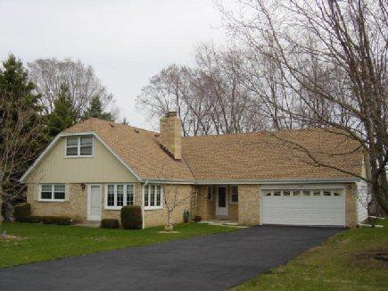 940 S Bobolink, Brookfield, WI 53005