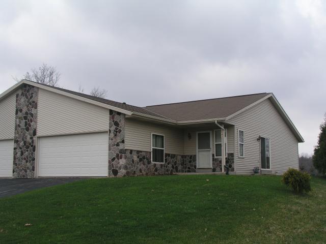 543 Lou's Way, Slinger, WI 53086