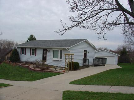 1807 Swartz Dr., Waukesha, WI 53188