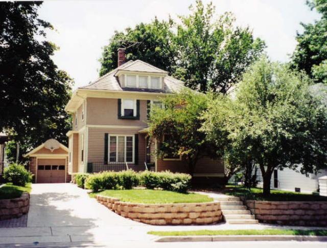 417 E College Ave., Waukesha, WI 53186