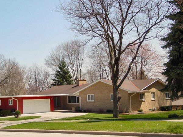 207 Butternut, West Bend, WI 53095