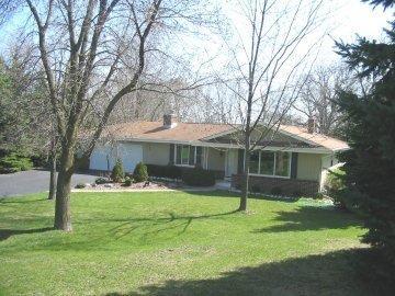2340 Rockway Ln., Brookfield, WI 53005