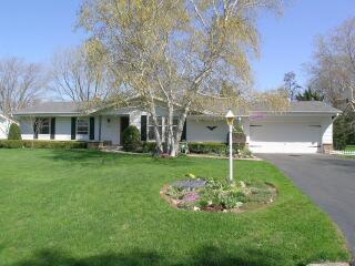 13600 W Forest Knoll Dr., New Berlin, WI 53151