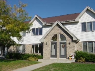 2033 Cliff-alex Ct. #A, Waukesha, WI 53189