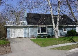 W58N647 Columbia Ct., Cedarburg, WI 53012