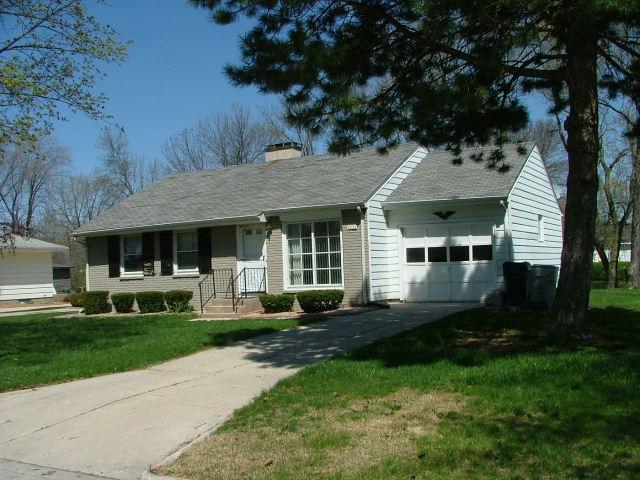 3232 W Birchwood, Milwaukee, WI 53221