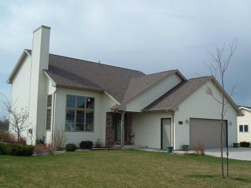 873 Iroquois Tr., Sheboygan Falls, WI 53085