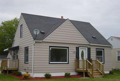 1424 Mackinac Ave, South Milwaukee, WI 53172