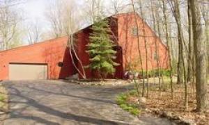1776 Whispering Woods, Richfield, WI 53076