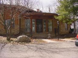 S67W24465 Skyline Ave, Vernon, WI 53189