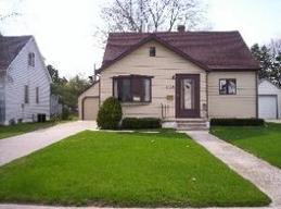 1118 S 26th St, Manitowoc, WI 54220