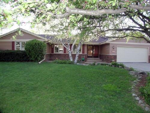 8055 S Steepleview, Franklin, WI 53132