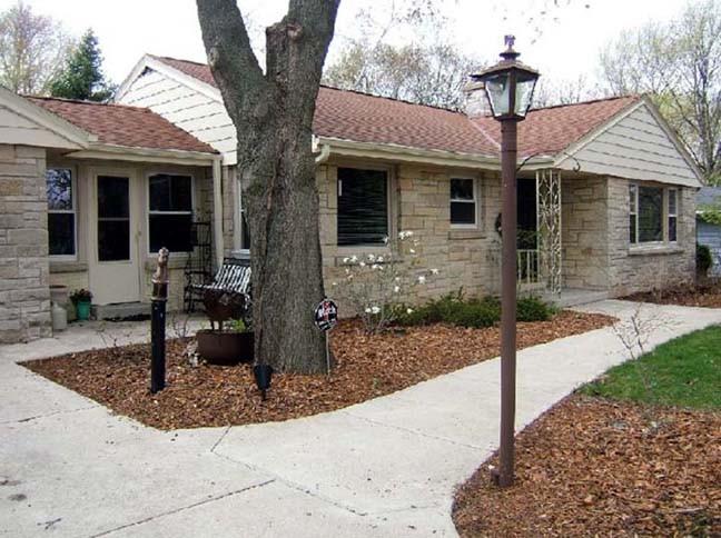 2325 N 117th St., Wauwatosa, WI 53226