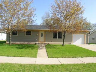 620 Pleasant Ave., Hartford, WI 53027