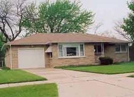 818 Hillcrest, West Bend, WI 53095