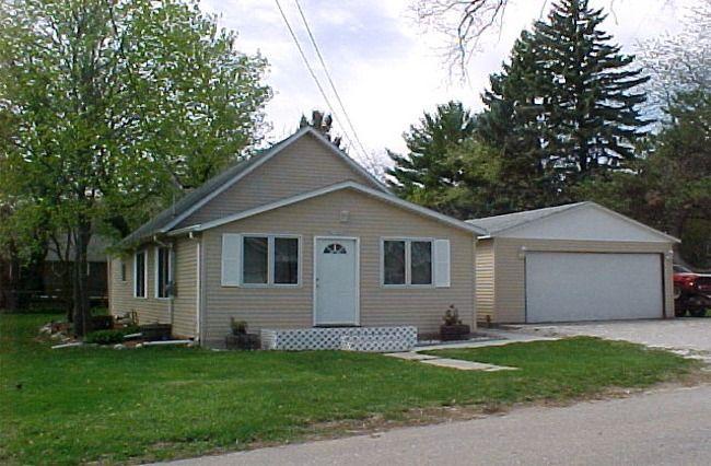 3383 N Apple Pl., Geneva, WI 53147