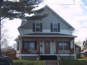 732 S 22nd St., Manitowoc, WI 54220