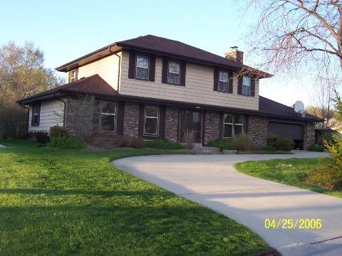836 W Glen River, Glendale, WI 53217